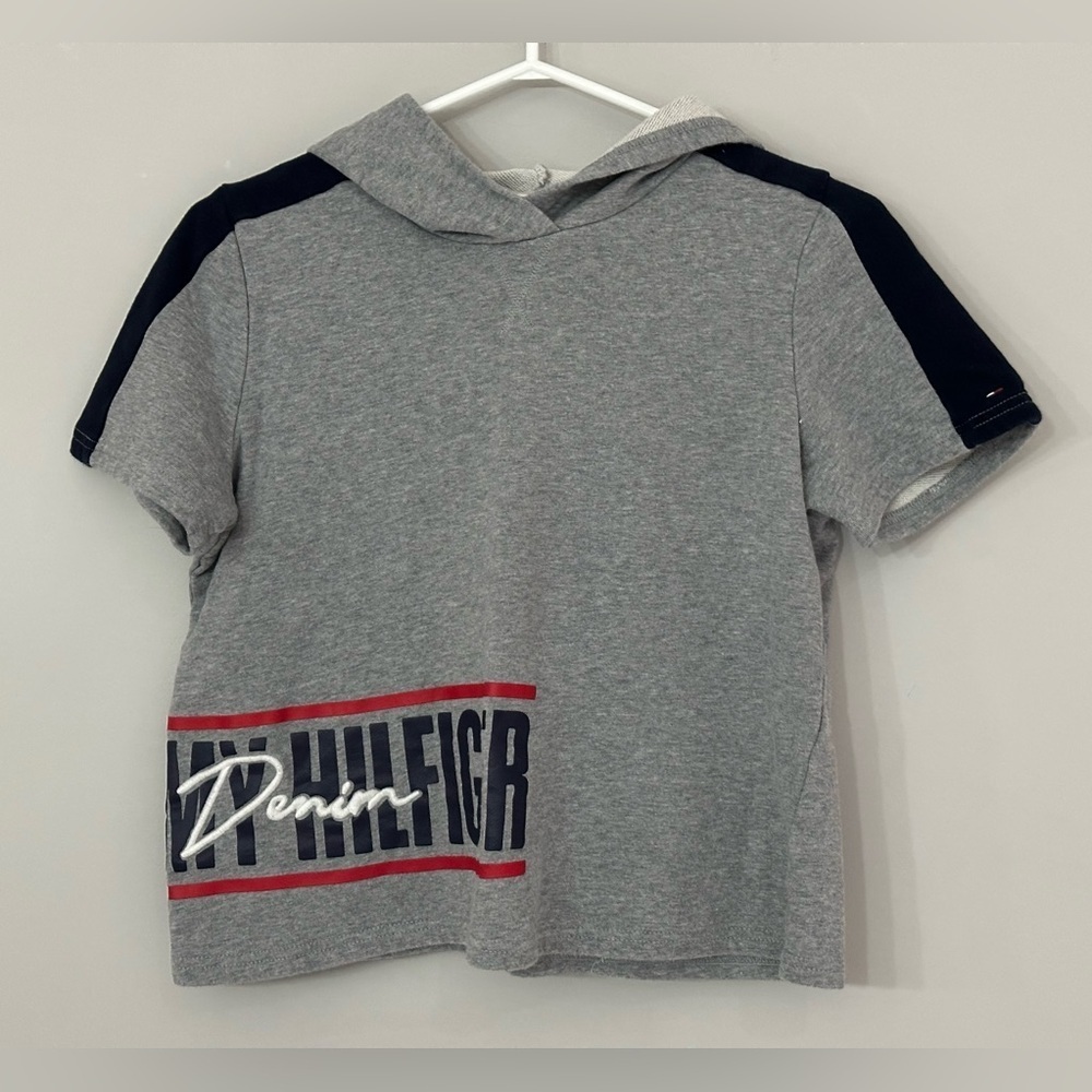 ⭐️Like New⭐️ Youth Hooded Short Sleeve Top- Size Small